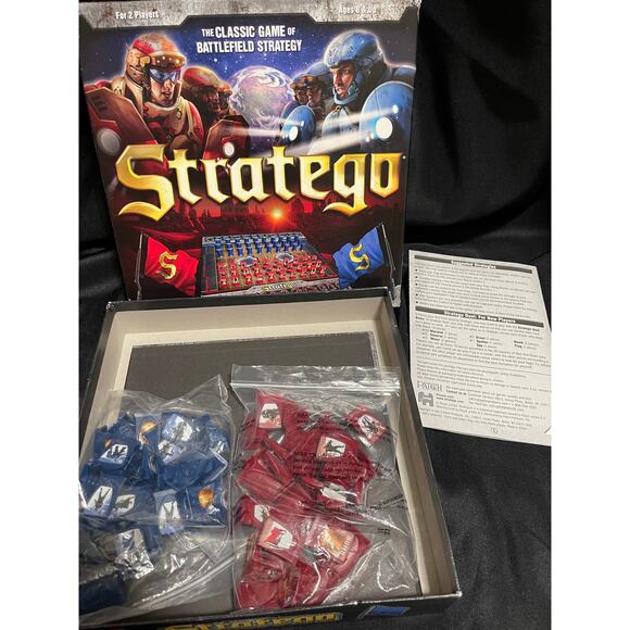 Stratego Board Game - 2013 - Pre-Owned ALL PIECES INCLUDED - Picture 1 of 4